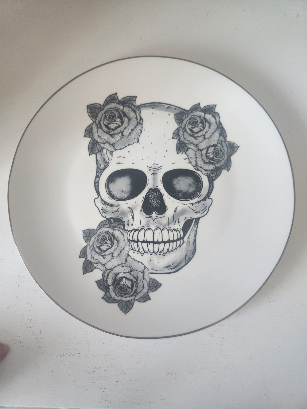 10 Strawberry Street Skull & Roses 10.5" Dinner Plates Set of 4 NEW